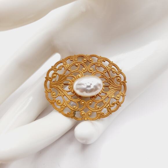 Vintage Miriam Haskell Brooch, Baroque Glass Pearl, Gold Filigree Pin - Picture 2 of 9